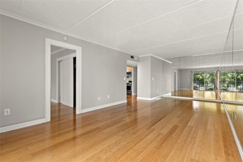 Condo in Tampa, Florida, 1 bedroom  № 1759982 - photo 13