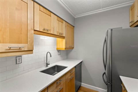Condo in Tampa, Florida, 1 bedroom  № 1759982 - photo 5