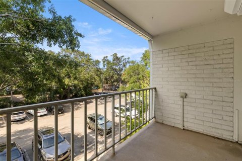 Condo in Tampa, Florida, 1 bedroom  № 1759982 - photo 19