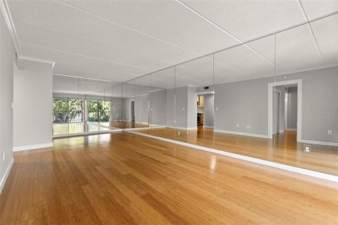 Condo in Tampa, Florida, 1 bedroom  № 1759982 - photo 10