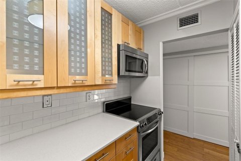 Condo in Tampa, Florida, 1 bedroom  № 1759982 - photo 7
