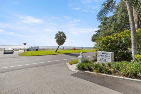Condo in Tampa, Florida, 1 bedroom  № 1759982 - photo 1