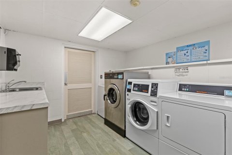 Condo in Tampa, Florida, 1 bedroom  № 1759982 - photo 25