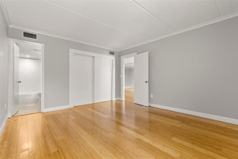 Condo in Tampa, Florida, 1 bedroom  № 1759982 - photo 16