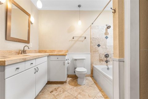Condo in Orlando, Florida, 1 bedroom  № 1832956 - photo 13