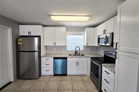 Immobilier commercial à vendre à New Port Richey, Floride: 190.26 m2 № 2204201 - photo 4