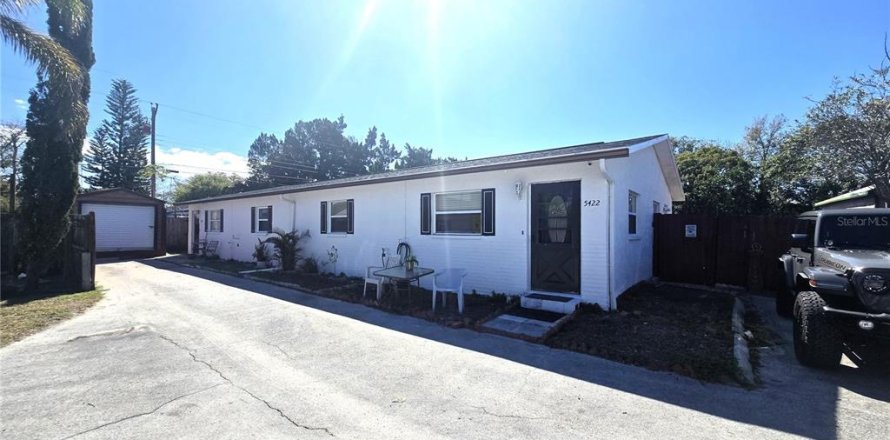 Immobilier commercial à New Port Richey, Floride 190.26 m2 № 2204201