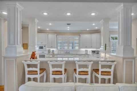 House in Winter Park, Florida 4 bedrooms, 321.44 sq.m. № 2151882 - photo 7