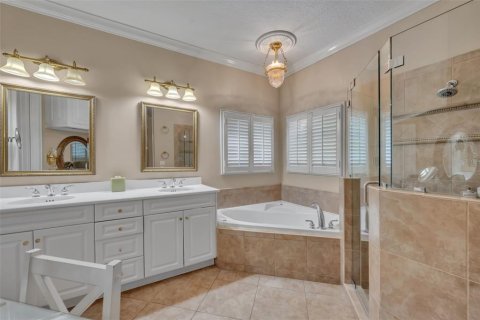House in Winter Park, Florida 4 bedrooms, 321.44 sq.m. № 2151882 - photo 20