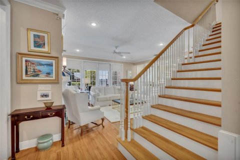 House in Winter Park, Florida 4 bedrooms, 321.44 sq.m. № 2151882 - photo 2