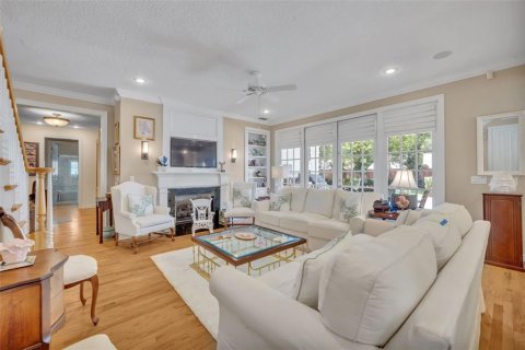 House in Winter Park, Florida 4 bedrooms, 321.44 sq.m. № 2151882 - photo 4