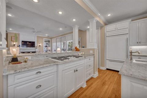 House in Winter Park, Florida 4 bedrooms, 321.44 sq.m. № 2151882 - photo 13