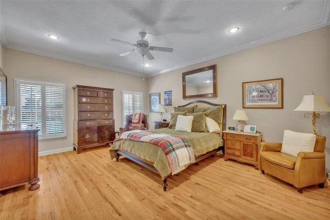 House in Winter Park, Florida 4 bedrooms, 321.44 sq.m. № 2151882 - photo 17