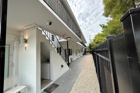 Appartement à louer à Miami Beach, Floride: 2 chambres, 69.68 m2 № 1939278 - photo 8