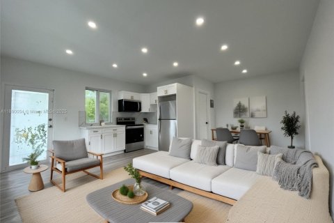 Appartement à louer à Miami Beach, Floride: 2 chambres, 69.68 m2 № 1939278 - photo 2