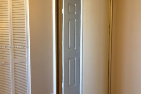 Condominio en venta en North Miami Beach, Florida, 1 dormitorio, 73.39 m2 № 1993543 - foto 8