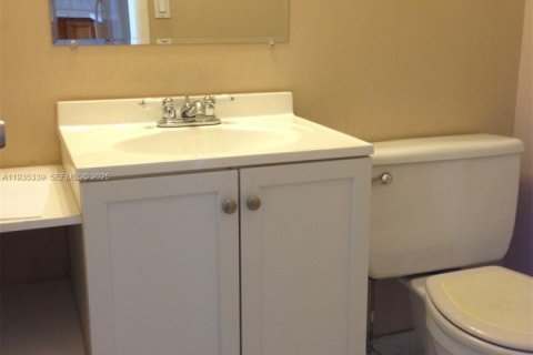 Condominio en venta en North Miami Beach, Florida, 1 dormitorio, 73.39 m2 № 1993543 - foto 10