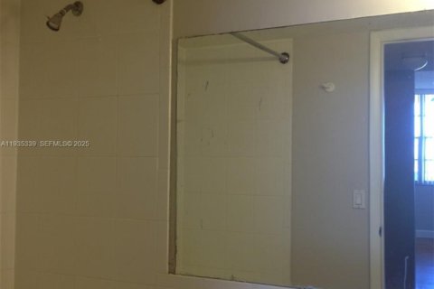 Condominio en venta en North Miami Beach, Florida, 1 dormitorio, 73.39 m2 № 1993543 - foto 12