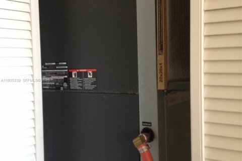 Condominio en venta en North Miami Beach, Florida, 1 dormitorio, 73.39 m2 № 1993543 - foto 13