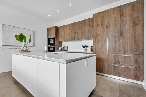 Copropriété à louer à Miami, Floride: 4 chambres, 310.39 m2 № 2025135 - photo 27