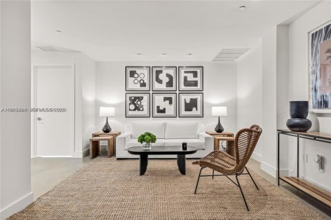 Copropriété à louer à Miami, Floride: 4 chambres, 310.39 m2 № 2025135 - photo 3