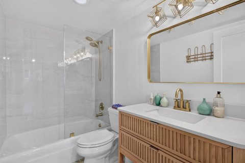 Copropriété à vendre à Pompano Beach, Floride: 2 chambres, 130.06 m2 № 2421131 - photo 18