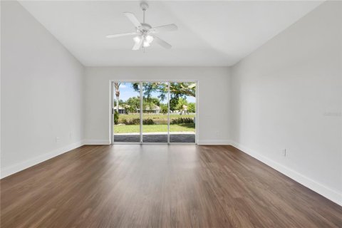 Villa ou maison à vendre à Riverview, Floride: 4 chambres, 179.86 m2 № 2426844 - photo 11