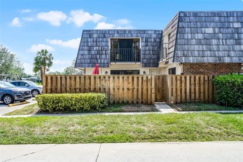 Townhouse in Leesburg, Florida 2 bedrooms, 119.66 sq.m. № 1755190 - photo 1