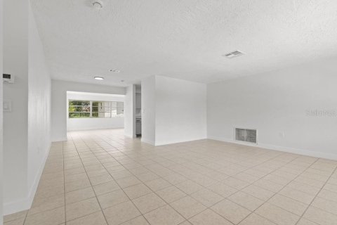 Casa en venta en Beverly Hills, Florida, 2 dormitorios, 134.34 m2 № 1876484 - foto 3