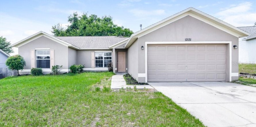 Villa ou maison à Clermont, Floride 3 chambres, 149.57 m2 № 2100079