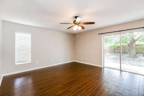 Villa ou maison à louer à Clermont, Floride: 3 chambres, 149.57 m2 № 2100079 - photo 8