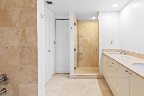 Condominio en alquiler en Hallandale Beach, Florida, 1 dormitorio, 85.01 m2 № 2080492 - foto 16