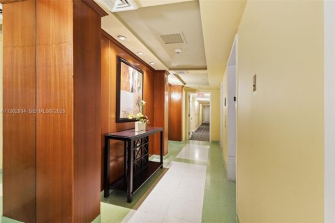 Condominio en alquiler en Hallandale Beach, Florida, 1 dormitorio, 85.01 m2 № 2080492 - foto 4
