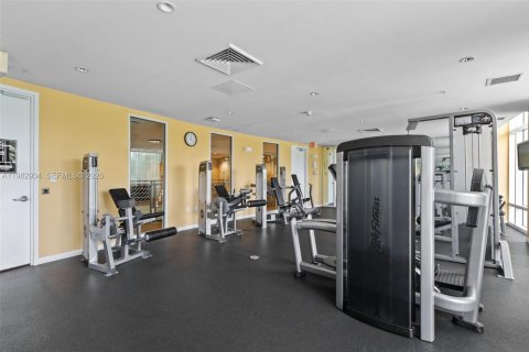 Condominio en alquiler en Hallandale Beach, Florida, 1 dormitorio, 85.01 m2 № 2080492 - foto 20