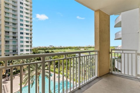 Condominio en alquiler en Hallandale Beach, Florida, 1 dormitorio, 85.01 m2 № 2080492 - foto 3