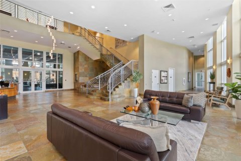 Condominio en alquiler en Hallandale Beach, Florida, 1 dormitorio, 85.01 m2 № 2080492 - foto 17