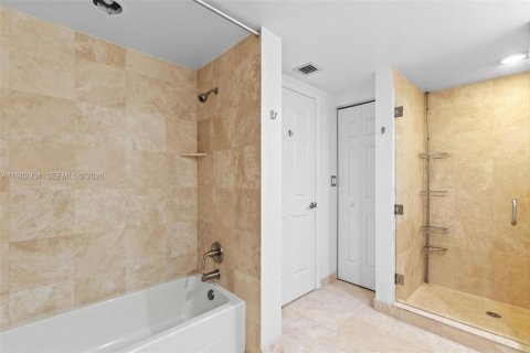 Condominio en alquiler en Hallandale Beach, Florida, 1 dormitorio, 85.01 m2 № 2080492 - foto 15
