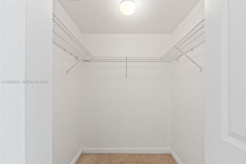 Condominio en alquiler en Hallandale Beach, Florida, 1 dormitorio, 85.01 m2 № 2080492 - foto 12