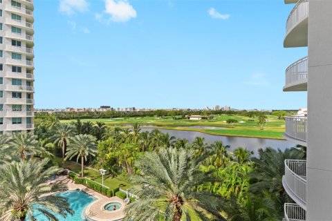 Condominio en alquiler en Hallandale Beach, Florida, 1 dormitorio, 85.01 m2 № 2080492 - foto 2
