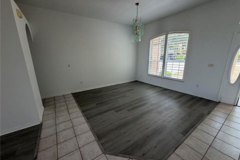 Villa ou maison à louer à Orlando, Floride: 4 chambres, 224.45 m2 № 2093300 - photo 3