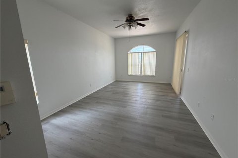 Villa ou maison à louer à Orlando, Floride: 4 chambres, 224.45 m2 № 2093300 - photo 4