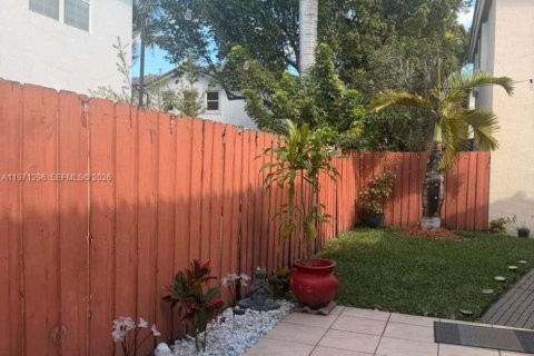 Villa ou maison à louer à Doral, Floride: 3 chambres, 196.21 m2 № 2042388 - photo 23