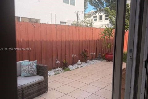 Villa ou maison à louer à Doral, Floride: 3 chambres, 196.21 m2 № 2042388 - photo 22