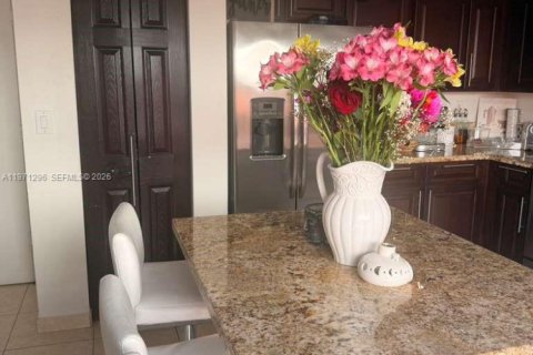 Villa ou maison à louer à Doral, Floride: 3 chambres, 196.21 m2 № 2042388 - photo 9