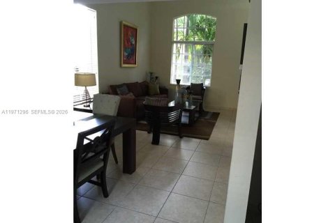 Villa ou maison à louer à Doral, Floride: 3 chambres, 196.21 m2 № 2042388 - photo 16