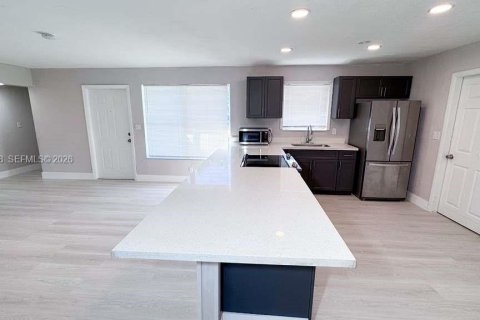 House in Fort Lauderdale, Florida 3 bedrooms № 1981828 - photo 19