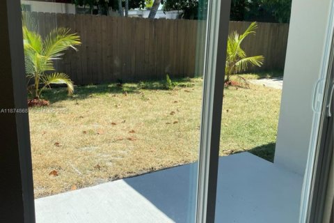House in Fort Lauderdale, Florida 3 bedrooms № 1981828 - photo 16
