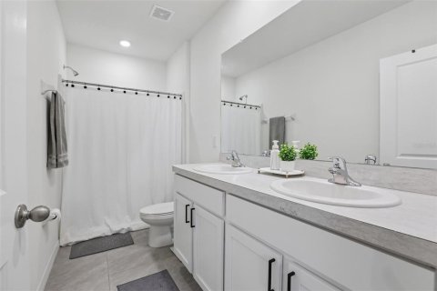 Touwnhouse à louer à Tampa, Floride: 3 chambres, 155.43 m2 № 2379227 - photo 17