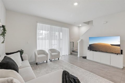 Touwnhouse à louer à Tampa, Floride: 3 chambres, 155.43 m2 № 2379227 - photo 7