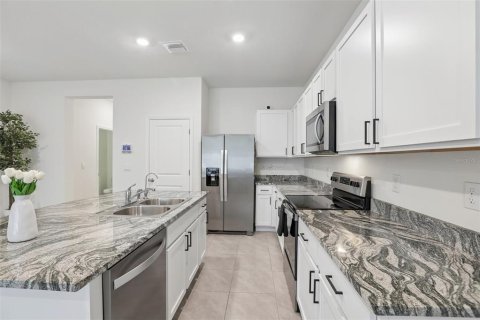 Touwnhouse à louer à Tampa, Floride: 3 chambres, 155.43 m2 № 2379227 - photo 10